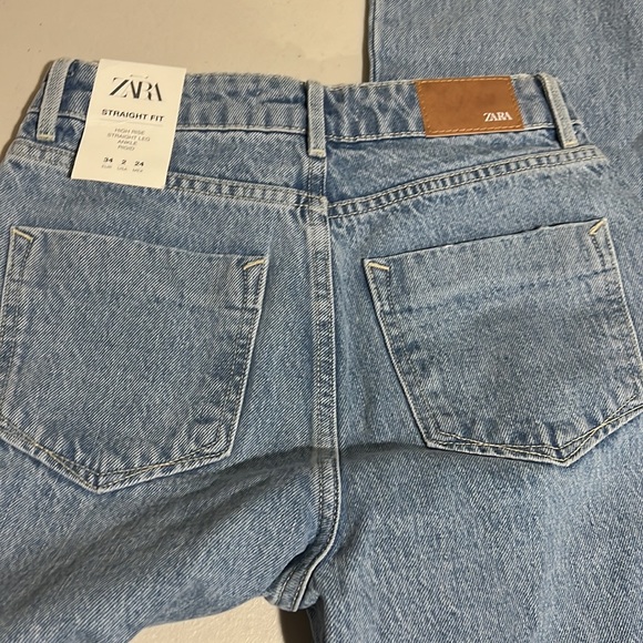 Zara HIGH RISE STRAIGHT JEANS - Picture 2 of 8